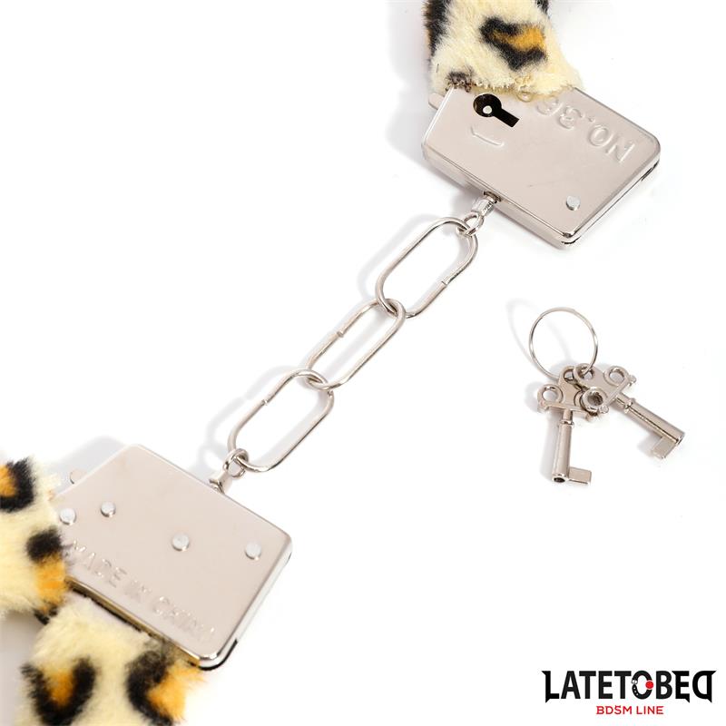 Esposas de Metal Furry con Pelo Animal Print Leopardo - Imagen 5
